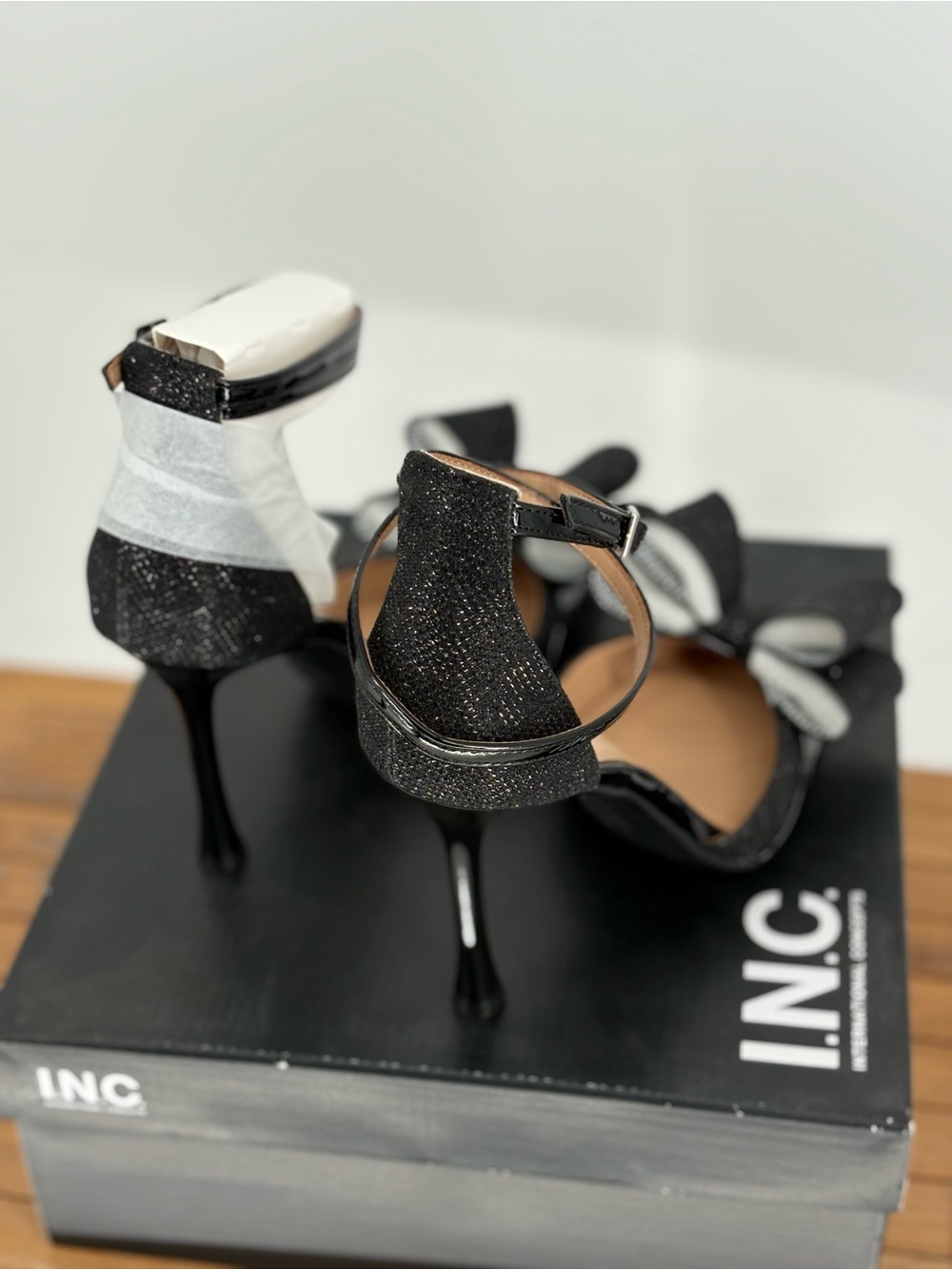 New INC International Concepts Women’s Black Bow Pointed-Toe Ankle-Strap Heels 7 - Picture 3 of 5